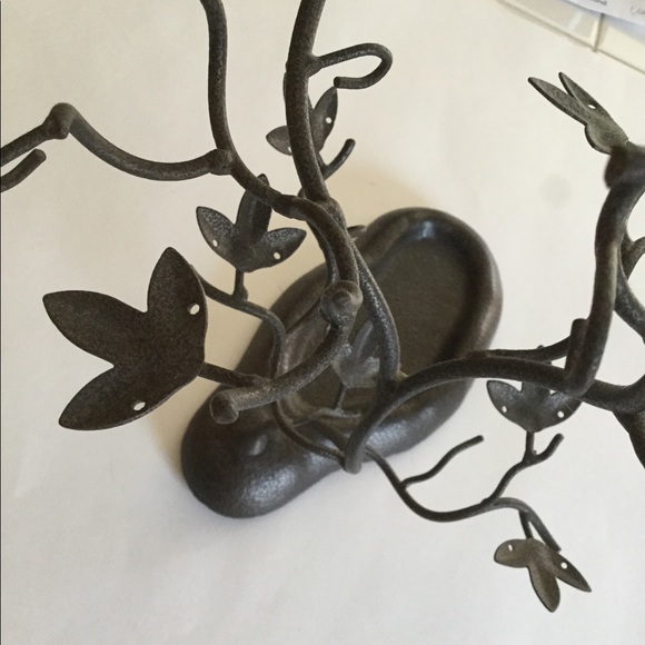 Metal jewelry hanger tree leaves - Picture 5 of 6